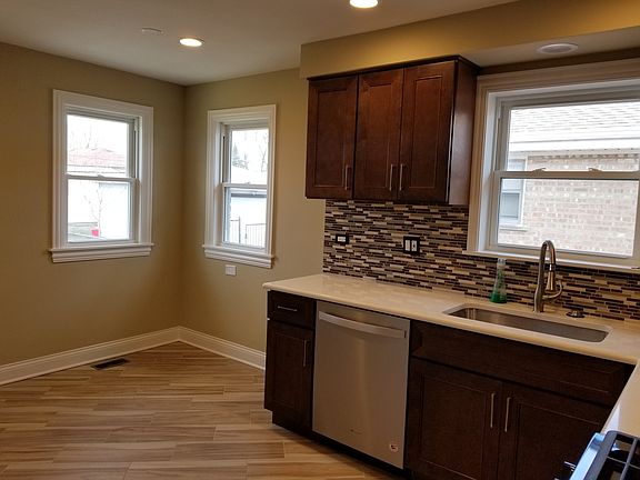 3rd image of 4340 N Olcott Ave