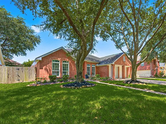 5th image of 4027 Harwood Dr