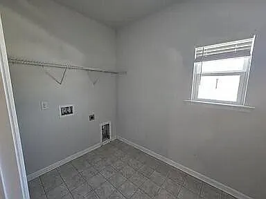 550 McLernon Trce — Photo 12