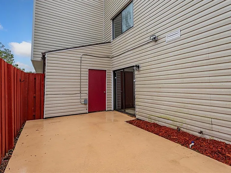 2134 NE 45th Ave — Photo 16