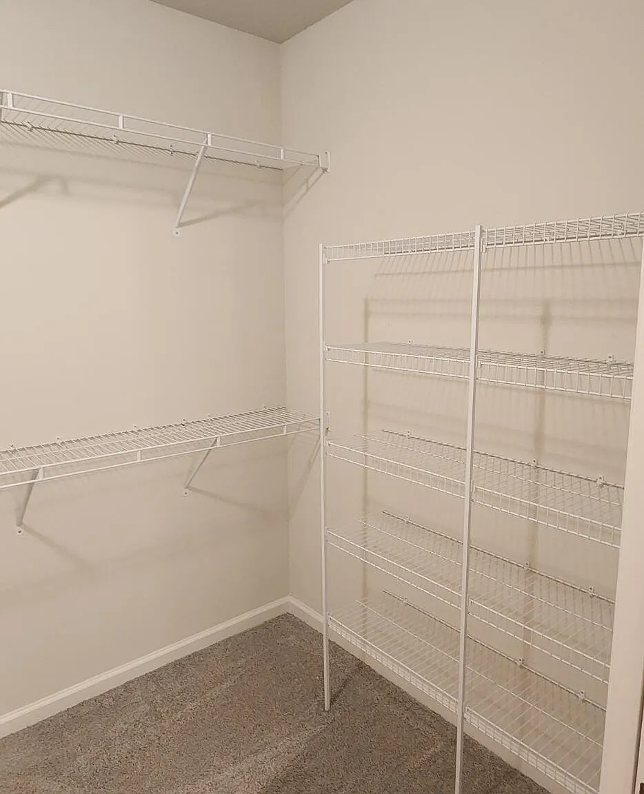 3 bed, 2.5 bath, 2118 sqft, $3,100 — Photo 4