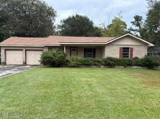 1524 Courthouse Rd, Gulfport, MS 39507