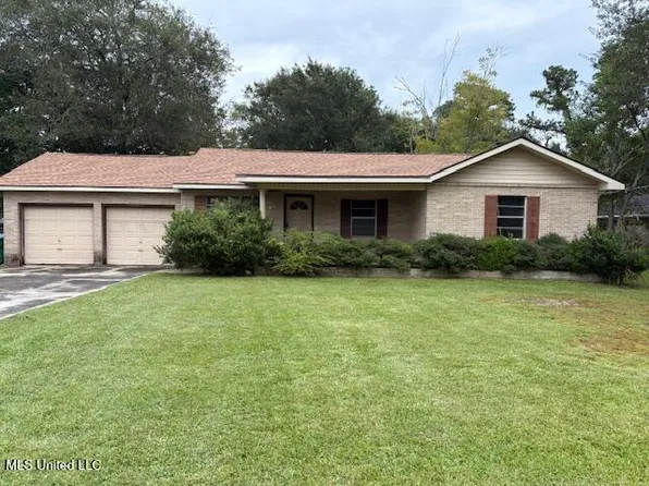 1524 Courthouse Rd, Gulfport, MS 39507