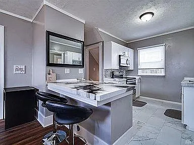 4 bed, 1328 sqft, $1,500 — Photo 2