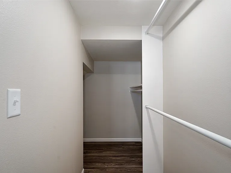 308 S Hampton Ave #B — Photo 11