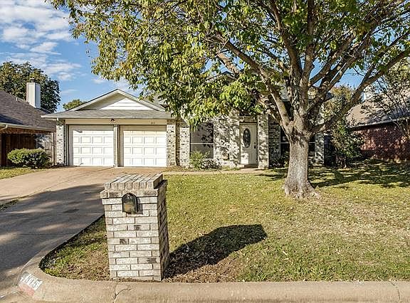 2nd image of 815 Quail Brook Dr