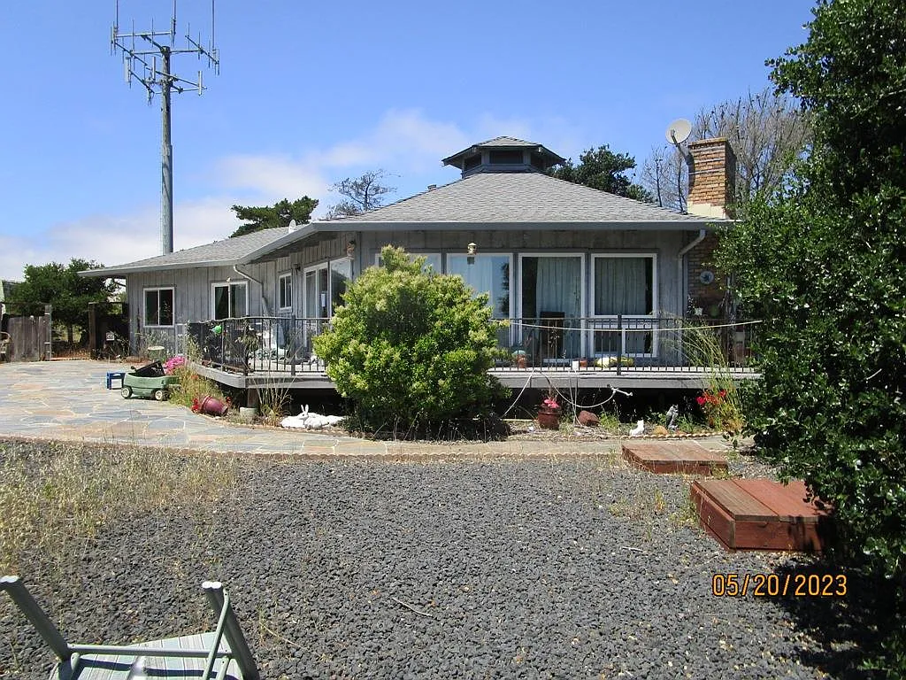 1189 Merrill Rd photo 1