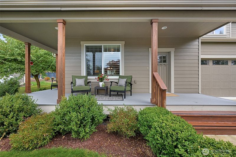 4th image of 9004 Bay Circle