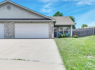 148 S Melrose Ln, Tonganoxie, KS 66086