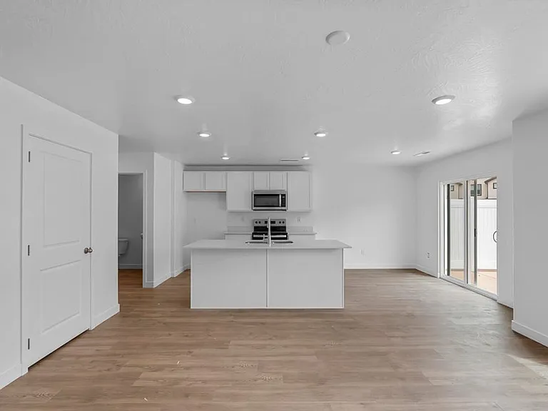 2133 S Wolverine Way — Photo 7