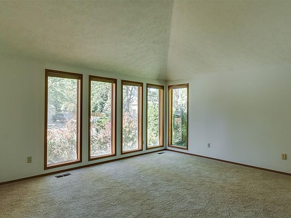 4th image of 3109 E Tara Dr