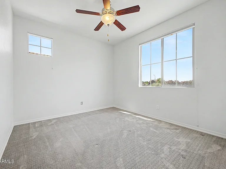1575 W Marlin Dr — Photo 28