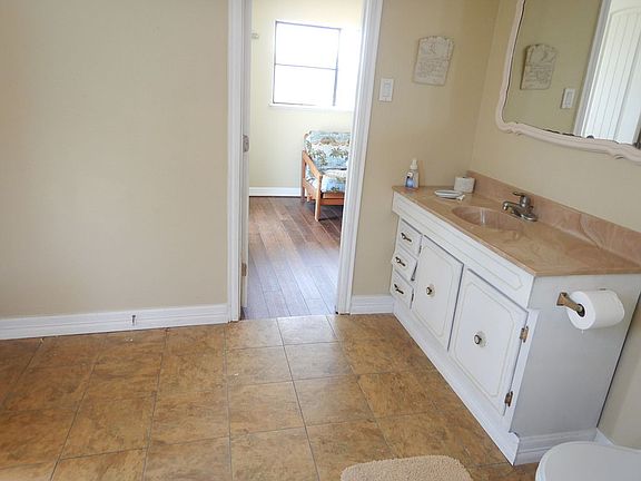 4th image of 4115 San Jacinto Dr