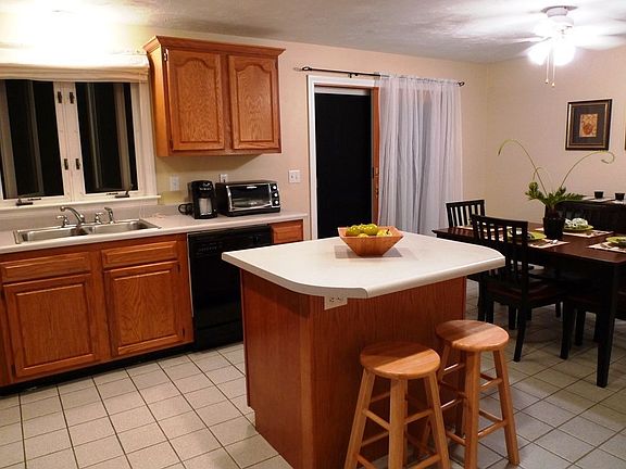 Great open eat in kitchen area!
