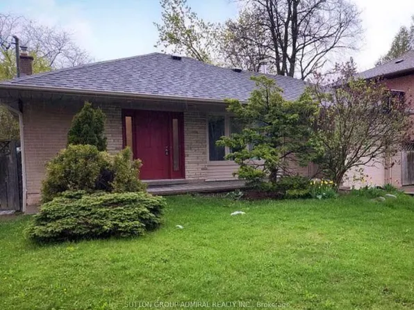 12 Caines Ave, Toronto, ON M2M 1G2