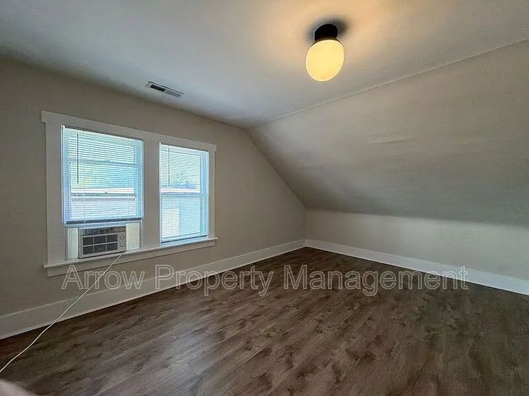 1459 Plum St #2 — Photo 11