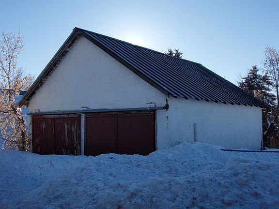 Detached Garage
