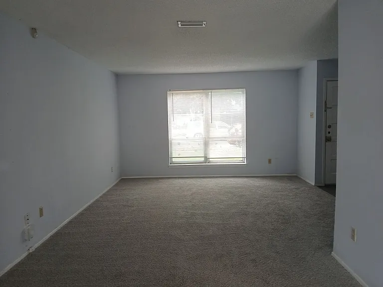 12109 Bishop Dr — Photo 10