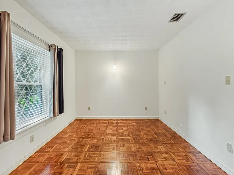5210 River Park Villas Dr — Photo 22
