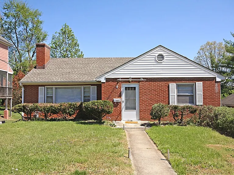 706 Grove Ave #A — Photo 2