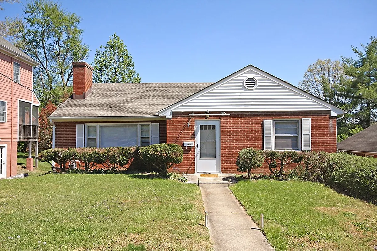 Building Photo - 706 Grove Ave #A