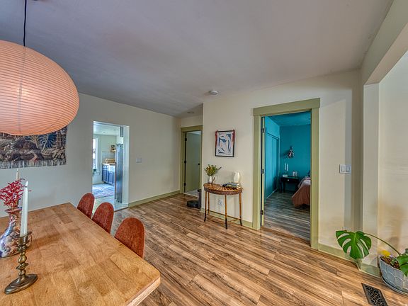 5th image of 829 E Harrison Ave