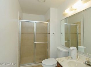 102 Yardley Ln, Schaumburg, IL 60194