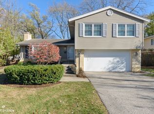 1029 Warrington Rd, Deerfield, IL 60015