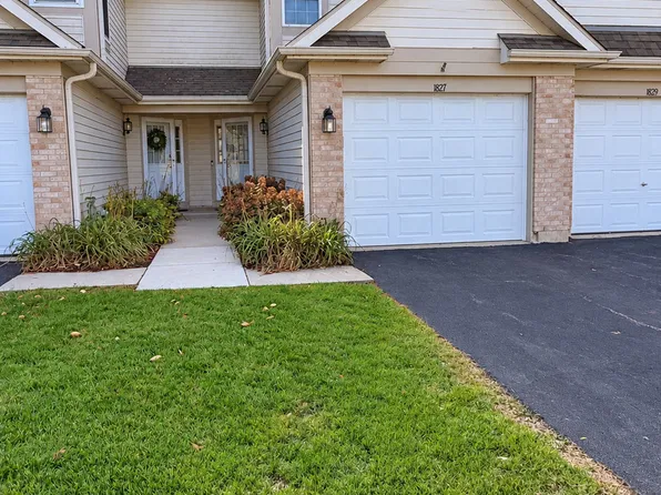 1827 Grove Ave, Schaumburg, IL