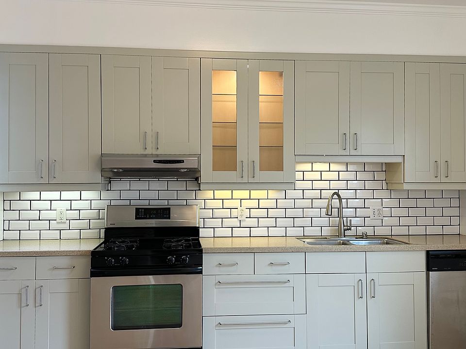 1st image of 473 Frederick St