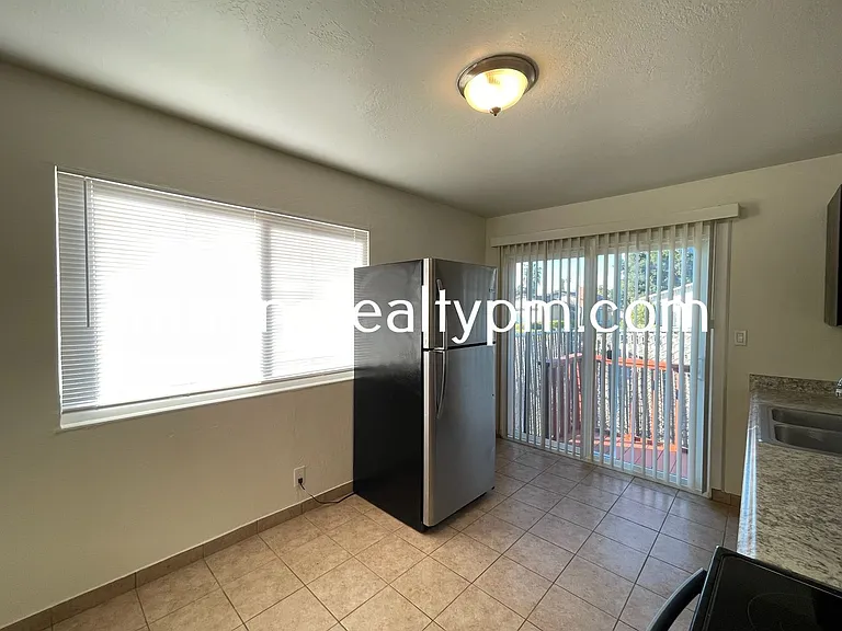 240 Holly St #1-14 — Photo 6