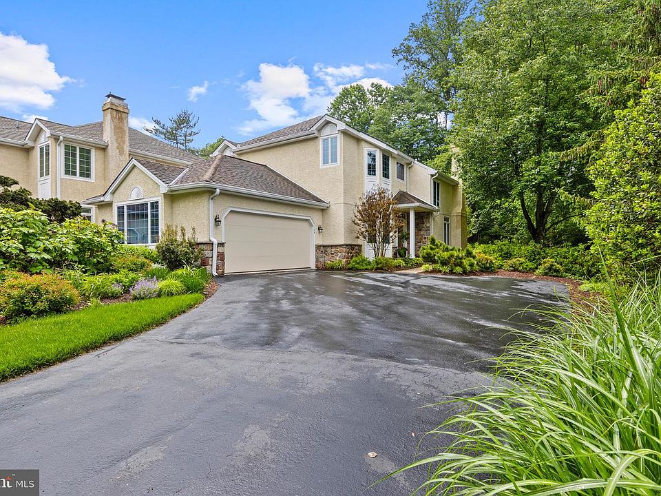 1st image of 124 Piqua Cir