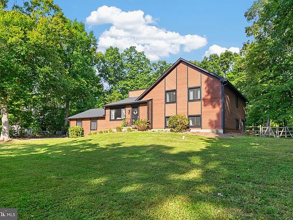 2nd image of 1 Bunker Ct
