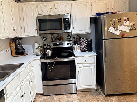 4th image of 9963 Baywater Dr