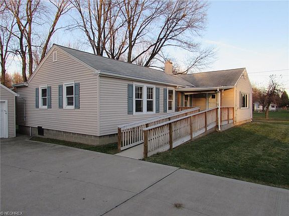 5th image of 41398 Beechwood Dr