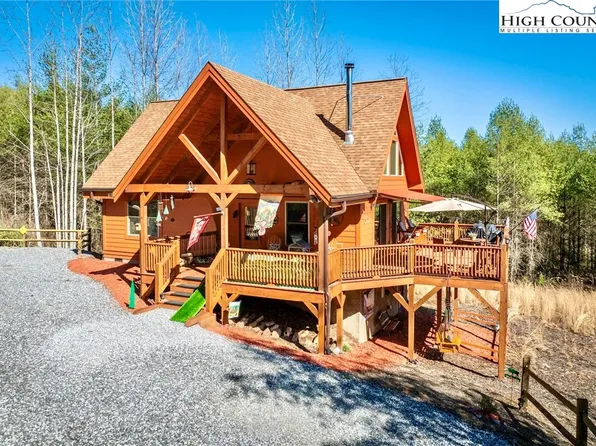 6033 Low Country Road, Lenoir, NC 28645