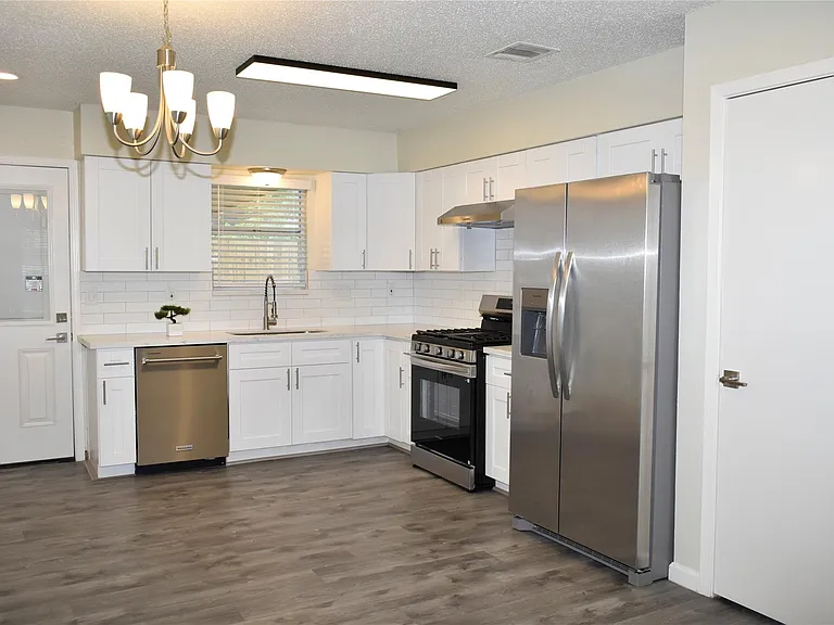 2511 Maple Tree Ct — Photo 5
