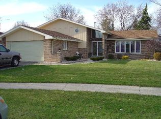 10020 W Parkview Dr, Palos Park, IL 60464