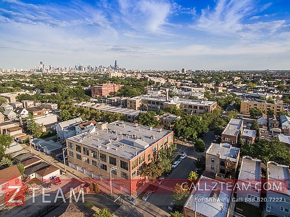 3rd image of 2704 W Medill Ave