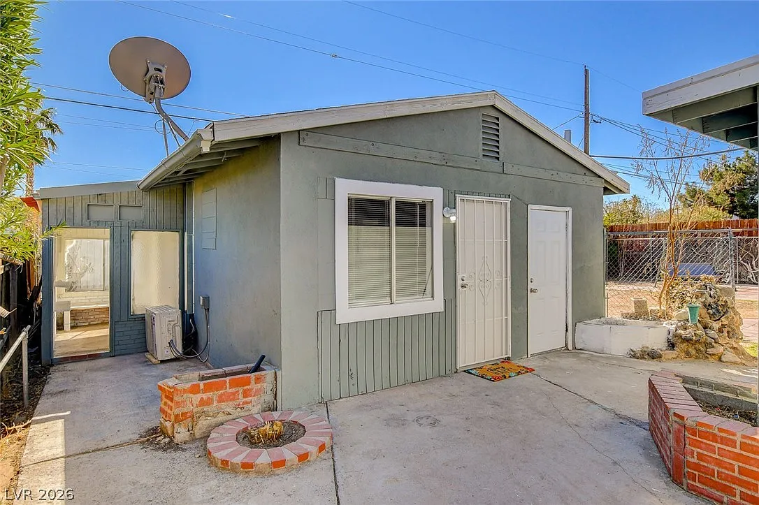 1 bed, 1.0 bath, 1383 sqft, $1,150 — Photo 3