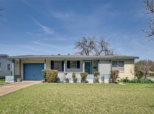 1002 Burleson St, Grand Prairie, TX 75050