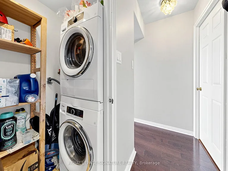 1360 Rathburn Rd E #1808 — Photo 23