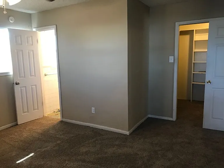 5234 Burbank Dr — Photo 12
