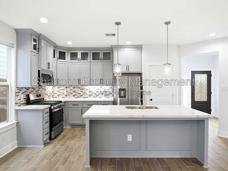 2125 Paul Quinn St — Photo 6