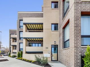 1203 W Superior St APT 3B, Chicago, IL 60642