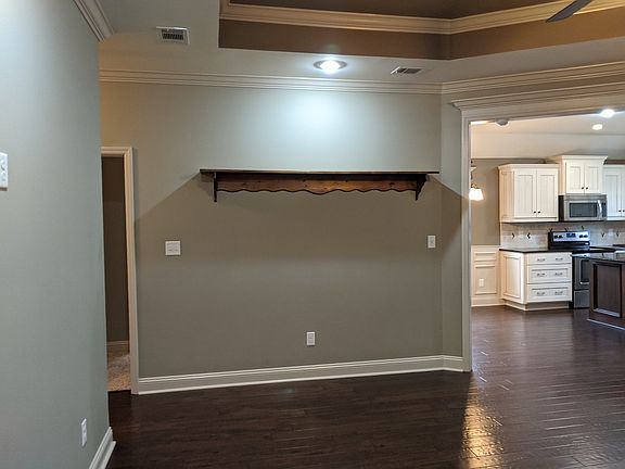 4th image of 3946 Warwick Dr