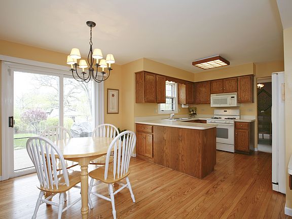 Eat-in Kitchen