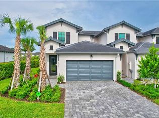 7453 Rockefeller Dr, Naples, FL 34119