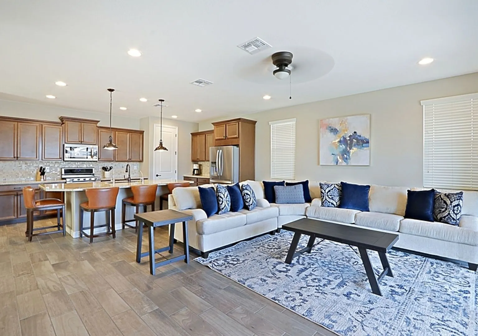 Fully Furnished 4 Bedroom West Valley — Photo 4