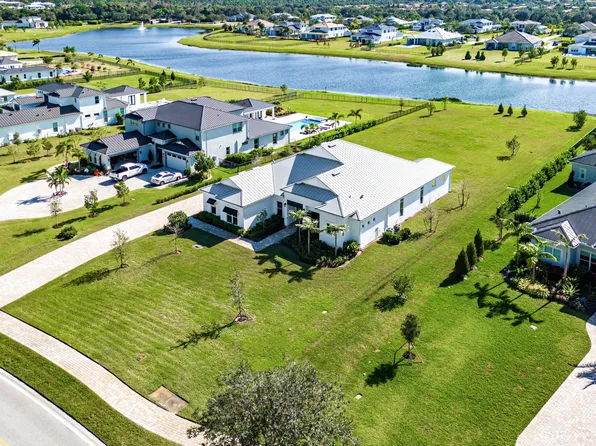 20076 SE Bridgewater Drive, Jupiter, FL 33458